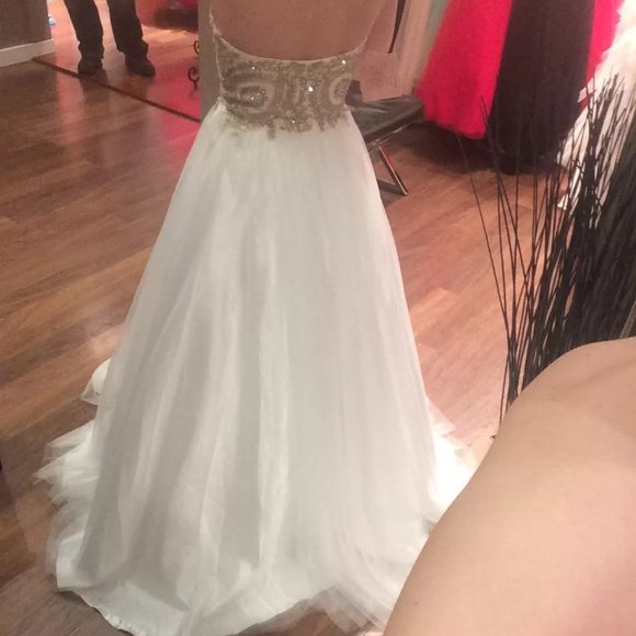Gorgeous White & Gold Prom Dress - Picture 3 of 6